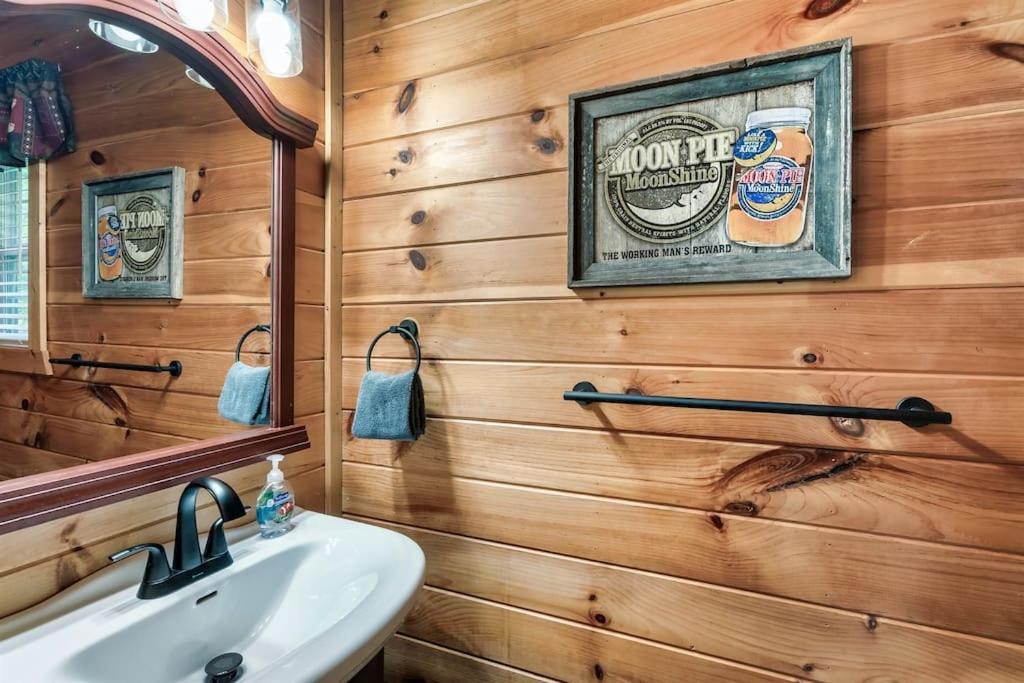 A Top Notch Lodge~Gatlinburg Exteriör bild