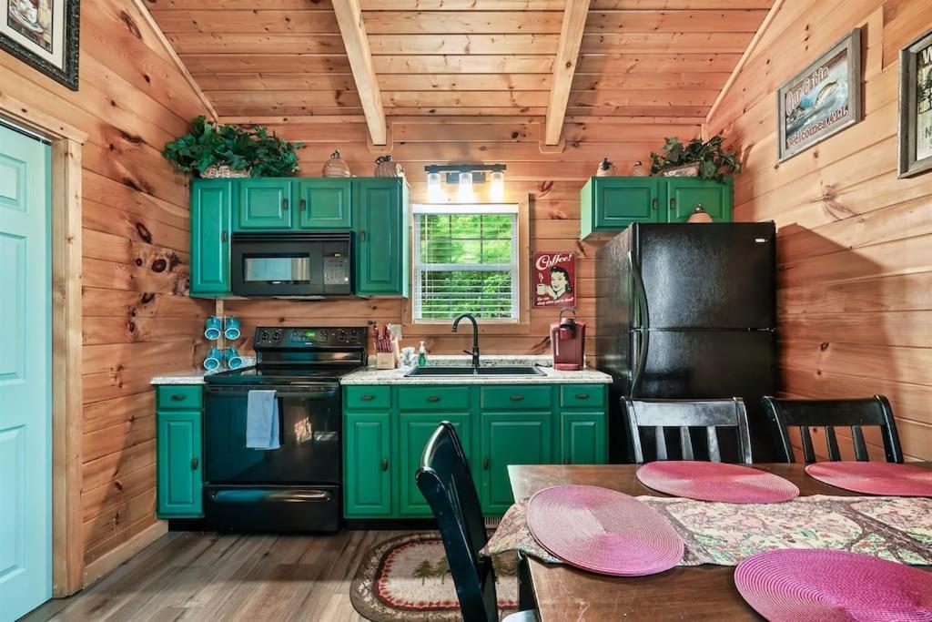 A Top Notch Lodge~Gatlinburg Exteriör bild