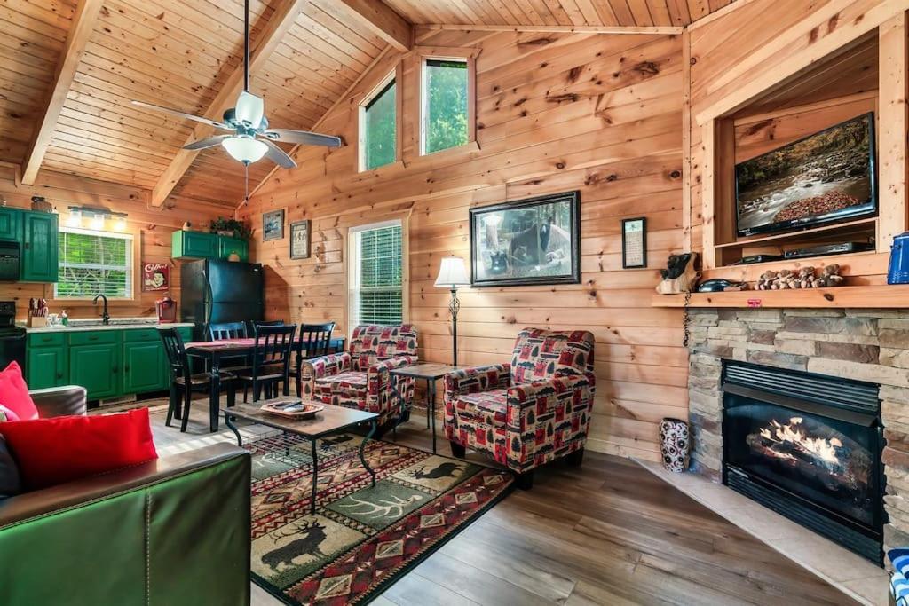 A Top Notch Lodge~Gatlinburg Exteriör bild